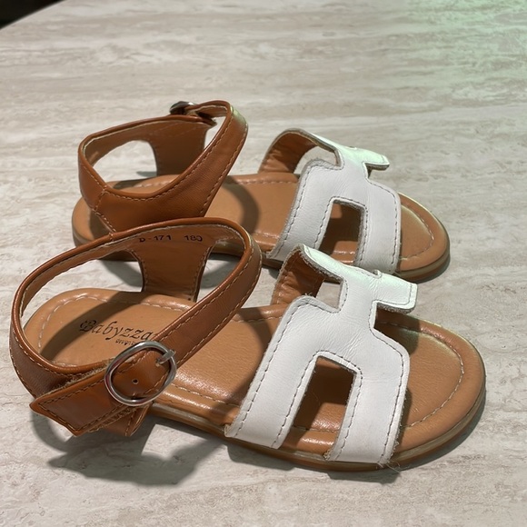 Babyzzam Little Girl H Sandals *12 (180) - Picture 2 of 4